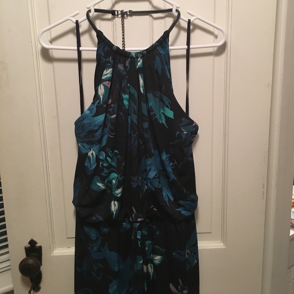 EUC size 6 Vince Camuto Maxi Dress